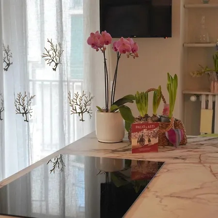 La Casa Di Anna - Eleganza Tra Antiche Mura * Asti